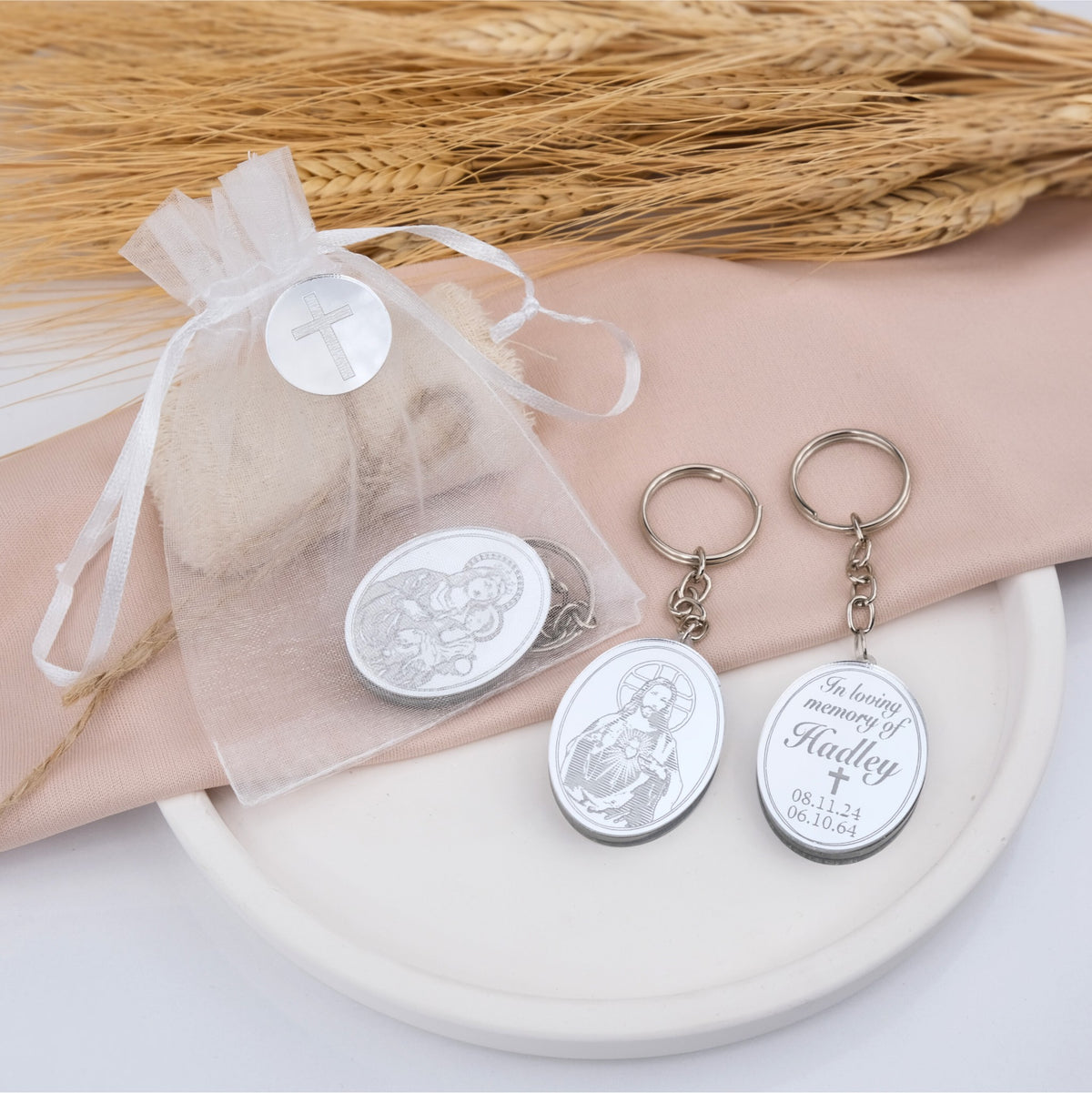 Elegant Personalized Memorial Keychains for Funerals