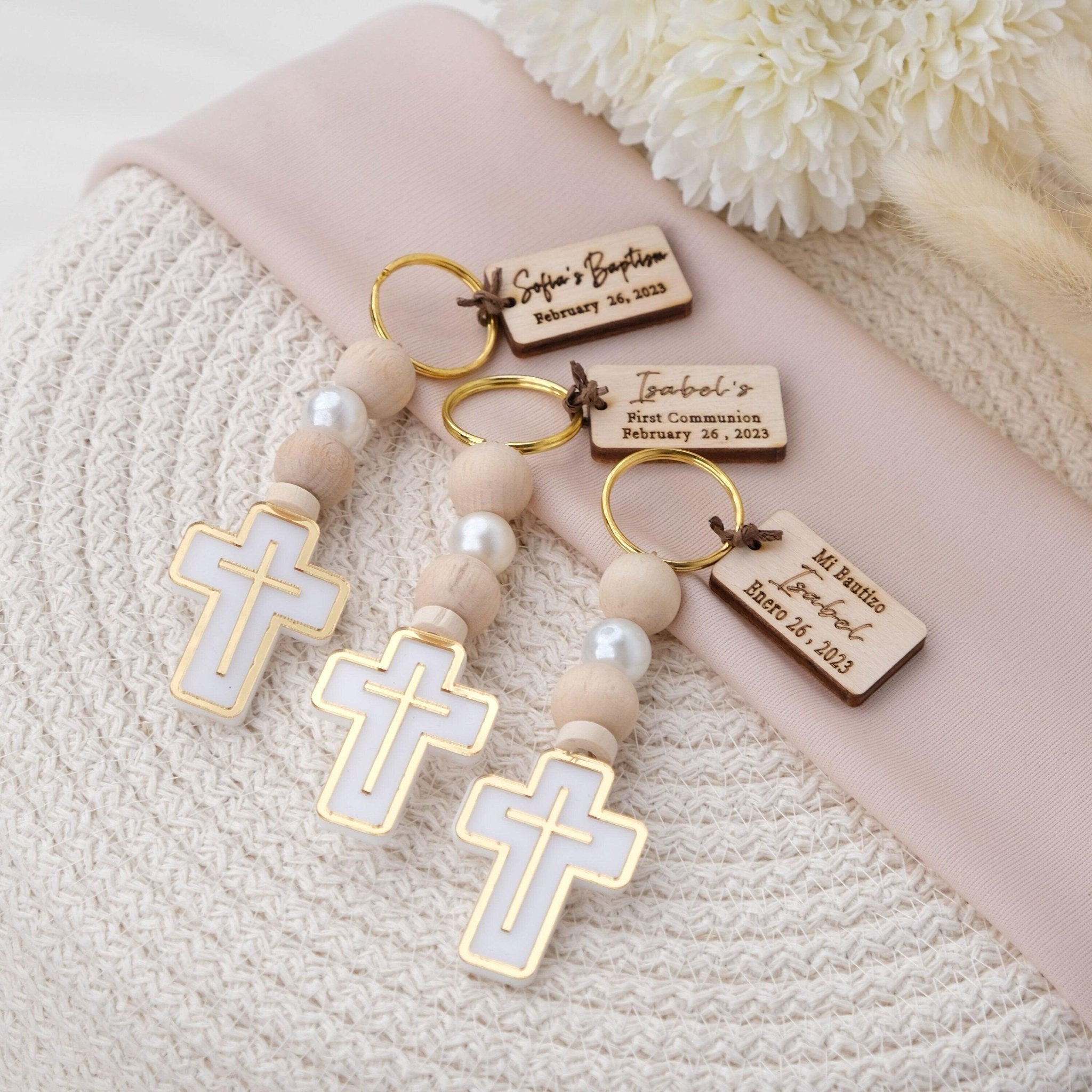 No.146フェザー with ヒノキチップチャーム‪·̩͙꒰ঌ Personalized Wooden Cross Keychain Baptism Favors – Craft Rosaries