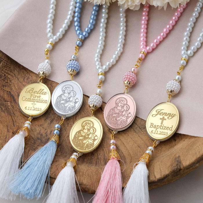 personalized rosaries are the perfect choice for baptism favors for guests. These rosaries are with box options and comes in different selected colors. You can also add a personalized tag with the name and date of the baptism for a special touch.